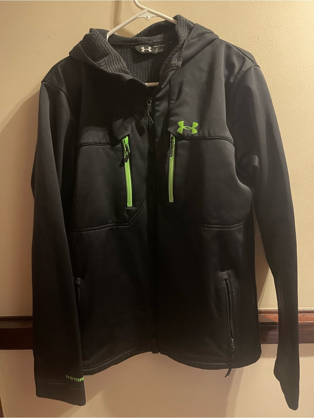 Under Armour Men’s Large Black Soft Shell Hooded Jacket Neon Green Accents
